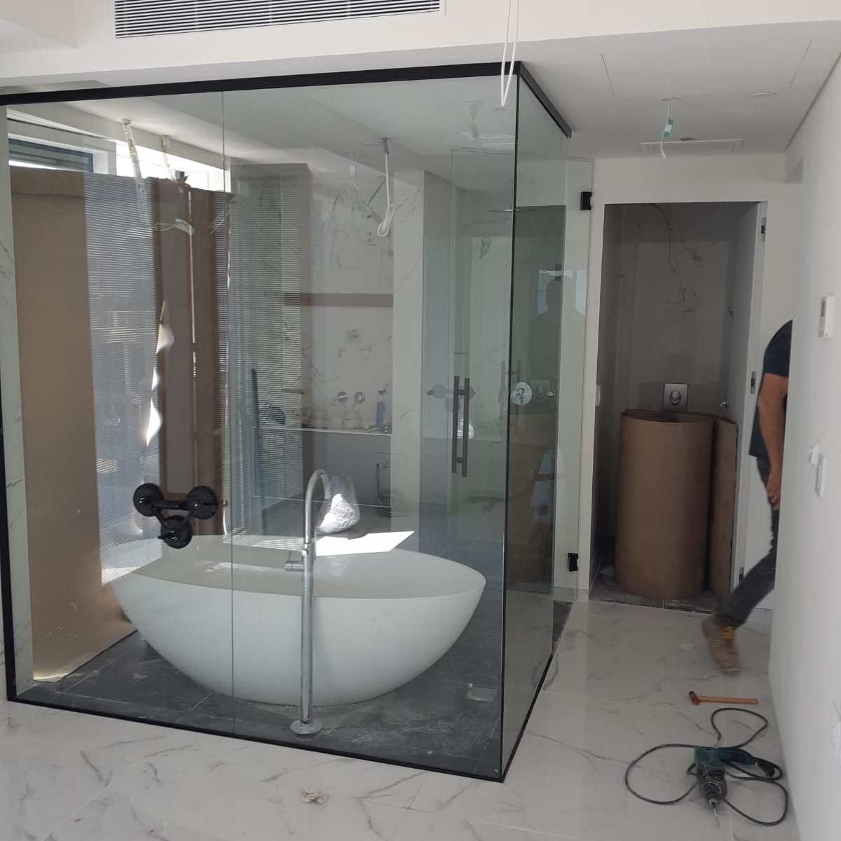 מקלחון Walk-In לבן